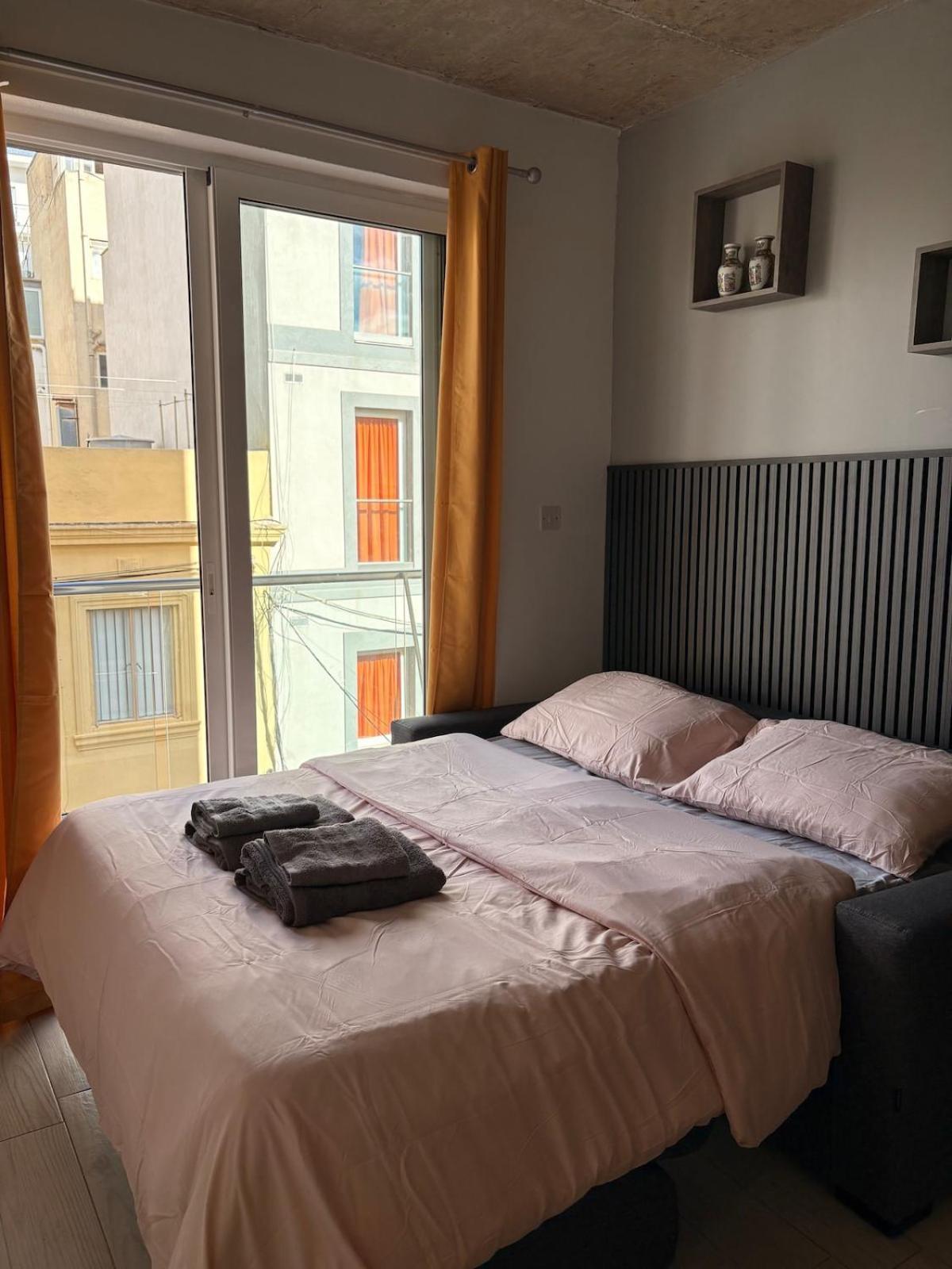 Paceville - 3a - Stylish 2br Centre Apartamento